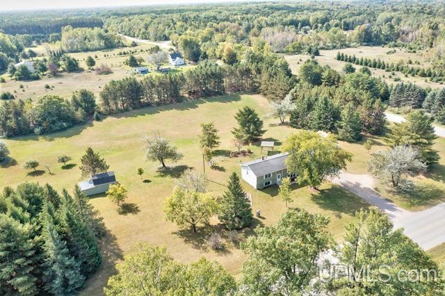 W6285 Co G-08 Road, Wallace, MI 49893