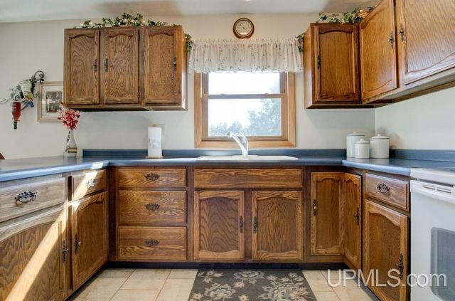 W6285 Co G-08 Road, Wallace, MI 49893