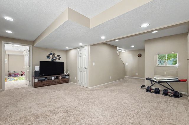 1115 SE Bluegrass Circle, Waukee, IA 50263