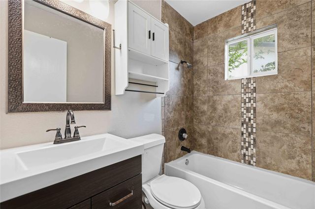 4502 Turnstone DR, Austin, TX 78744