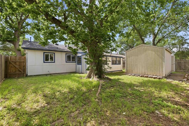 4502 Turnstone DR, Austin, TX 78744