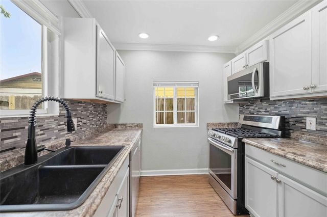 4502 Turnstone DR, Austin, TX 78744