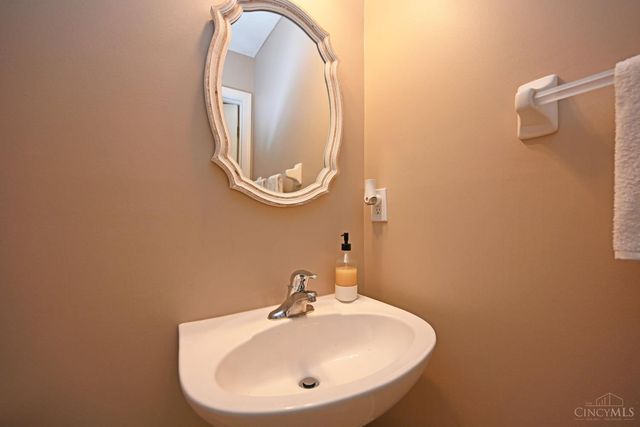 7207 Ivy Way, Newtown, OH 45244