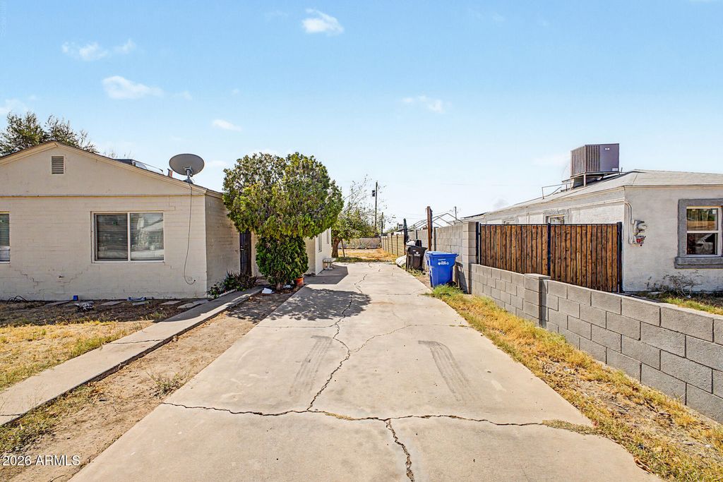 3209 W GARFIELD Street, Phoenix, AZ 85009
