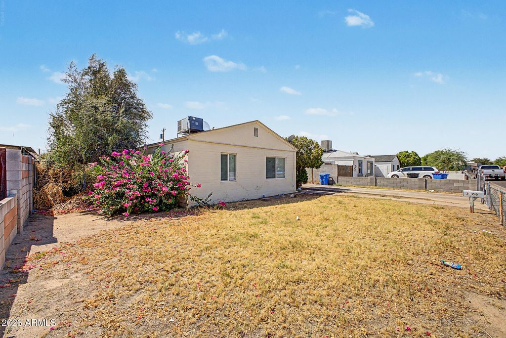 3209 W GARFIELD Street, Phoenix, AZ 85009 — photo 2