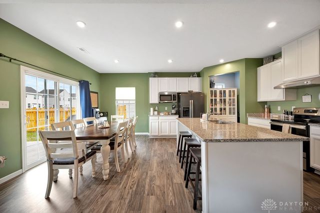 122 Regatta Park Drive, Fairborn, OH 45324