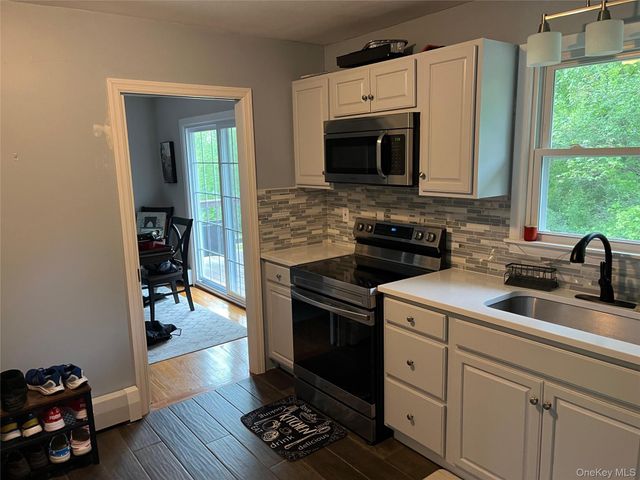 47 Mountain View Drive, Pleasant Valley, NY 12569
