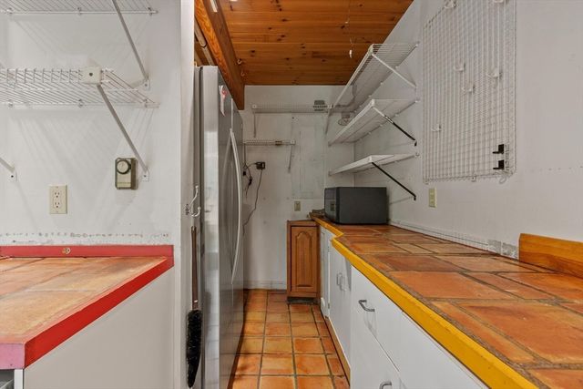 75 West St, Pepperell, MA 01463