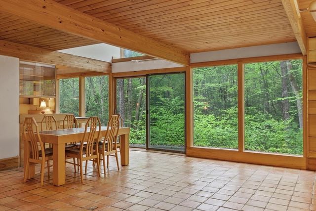 75 West St, Pepperell, MA 01463