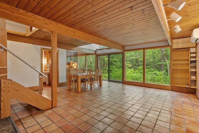 75 West St, Pepperell, MA 01463