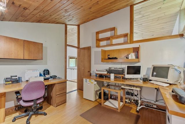75 West St, Pepperell, MA 01463