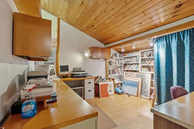 75 West St, Pepperell, MA 01463