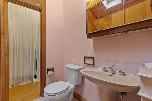 75 West St, Pepperell, MA 01463