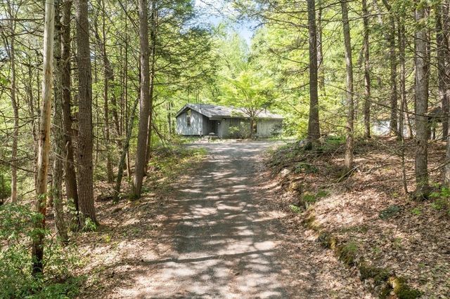 75 West St, Pepperell, MA 01463
