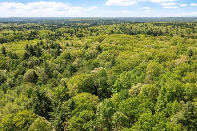 75 West St, Pepperell, MA 01463