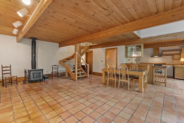 75 West St, Pepperell, MA 01463