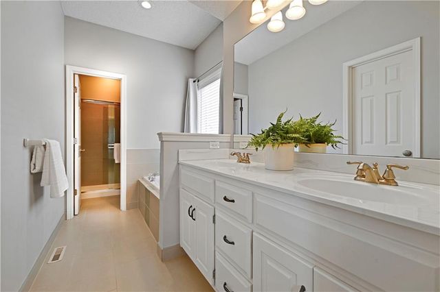 12112 S Redbud Lane, Olathe, KS 66061