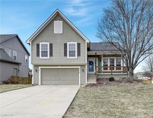 12112 S Redbud Lane, Olathe, KS 66061