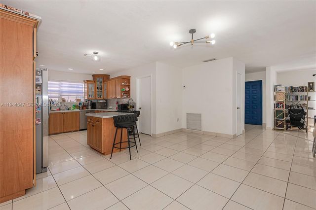 8950 Harding Ave, Surfside, FL 33154