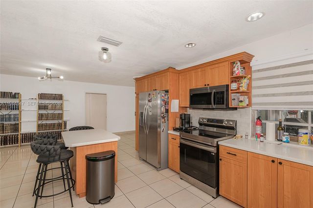 8950 Harding Ave, Surfside, FL 33154