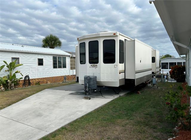 18 Shell Road, Okeechobee, FL 34974