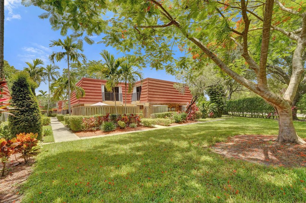 714 NW 98TH Circle, Plantation, FL 33324