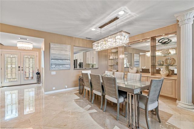 5965 Ashford LN, Naples, FL 34110