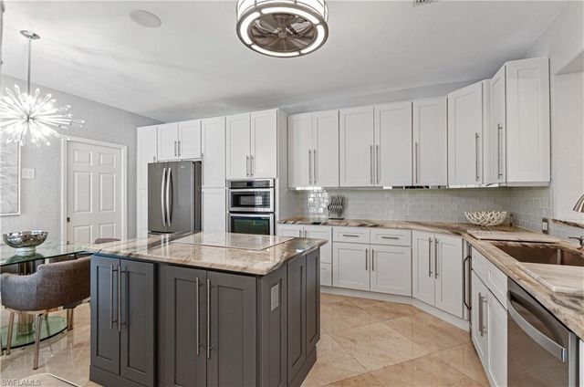 5965 Ashford LN, Naples, FL 34110