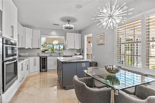 5965 Ashford LN, Naples, FL 34110