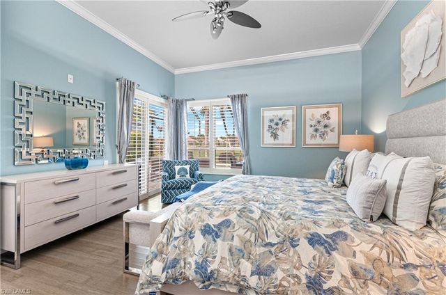 5965 Ashford LN, Naples, FL 34110