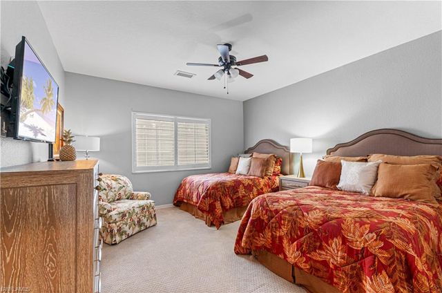 5965 Ashford LN, Naples, FL 34110