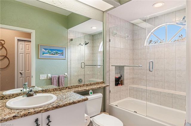 5965 Ashford LN, Naples, FL 34110