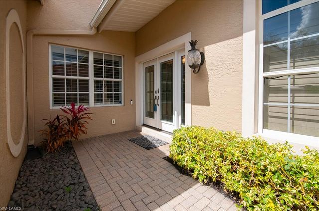 5965 Ashford LN, Naples, FL 34110