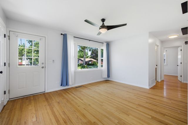 219 N Berteau Avenue, Bartlett, IL 60103
