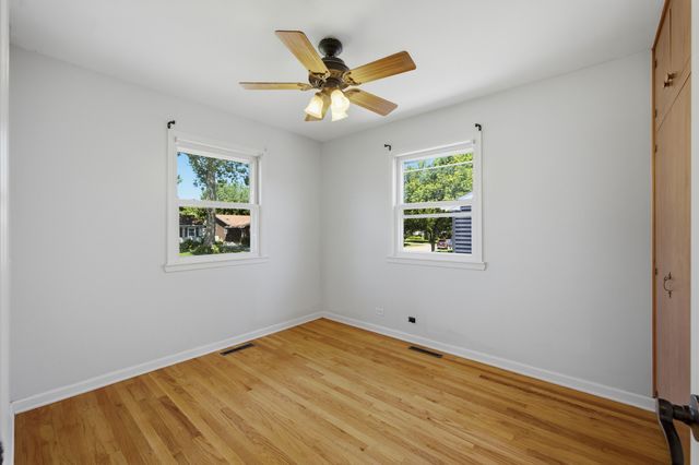 219 N Berteau Avenue, Bartlett, IL 60103