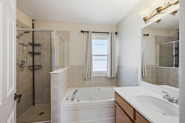219 N Berteau Avenue, Bartlett, IL 60103
