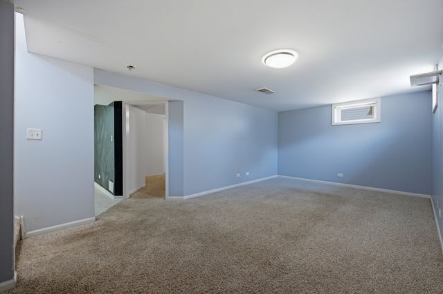 219 N Berteau Avenue, Bartlett, IL 60103