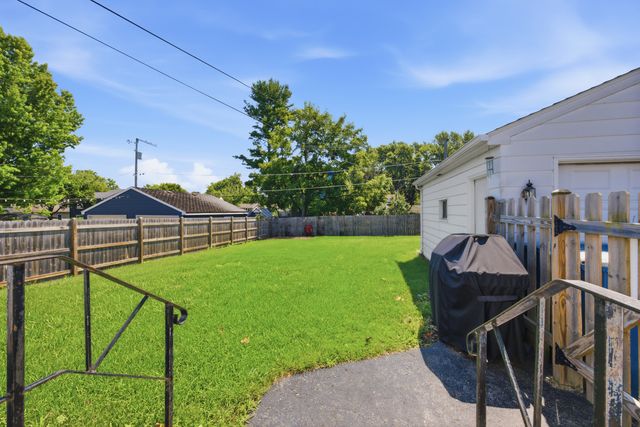 219 N Berteau Avenue, Bartlett, IL 60103