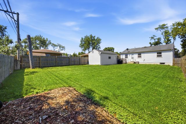 219 N Berteau Avenue, Bartlett, IL 60103