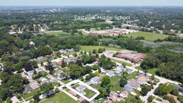 219 N Berteau Avenue, Bartlett, IL 60103