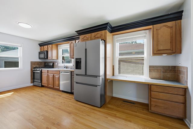 219 N Berteau Avenue, Bartlett, IL 60103