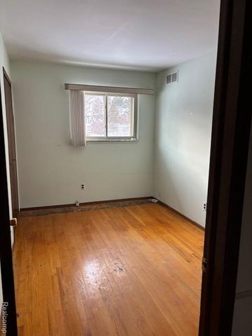 35427 Moravian Drive, Sterling Heights, MI 48312