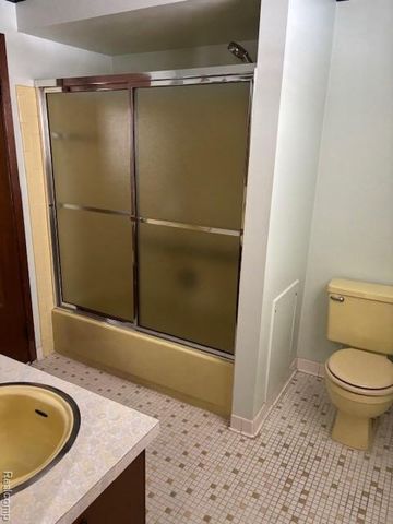 35427 Moravian Drive, Sterling Heights, MI 48312