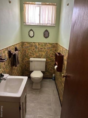 35427 Moravian Drive, Sterling Heights, MI 48312