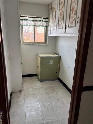 35427 Moravian Drive, Sterling Heights, MI 48312