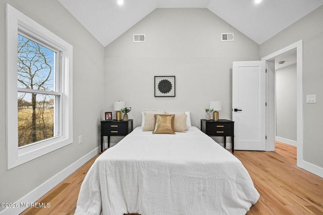 8 Newman Street, Hazlet, NJ 07734