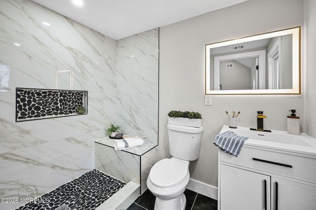 8 Newman Street, Hazlet, NJ 07734