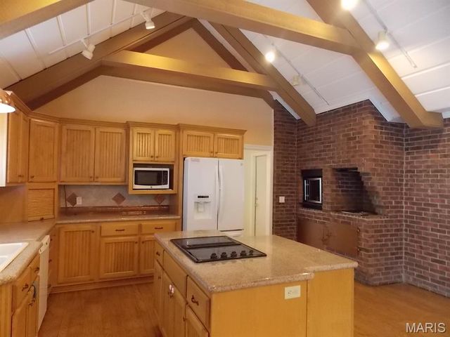 1301 Lurlyn Drive, Poplar Bluff, MO 63901