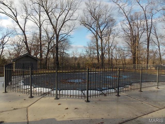 1301 Lurlyn Drive, Poplar Bluff, MO 63901