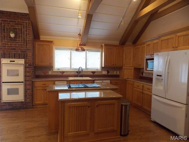 1301 Lurlyn Drive, Poplar Bluff, MO 63901